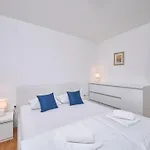Andrea Mit Stadtblick By Interhome Daire