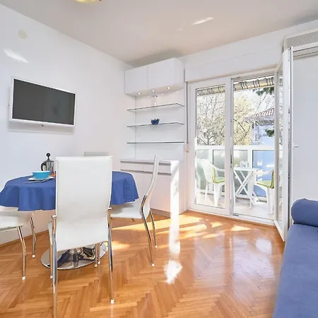 아파트 Andrea Mit Stadtblick By Interhome