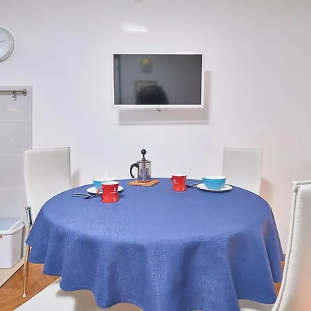 Andrea Mit Stadtblick By Interhome 아파트