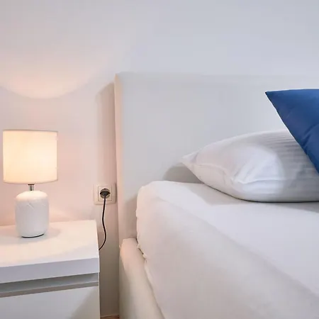 Andrea Mit Stadtblick By Interhome * 스플리트